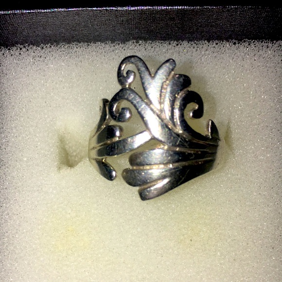 Sterling Silver Ring - Picture 1 of 4